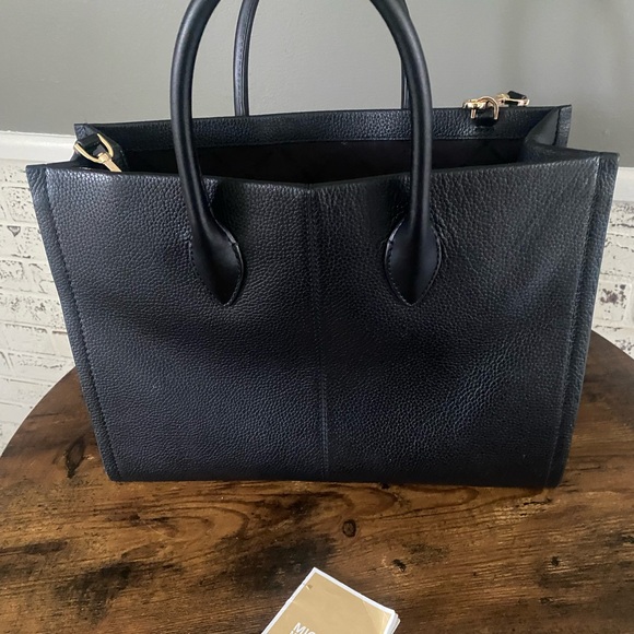 AUTHENTIC Michael Kors Mirella pebbled leather medium tote bag. - Picture 7 of 13